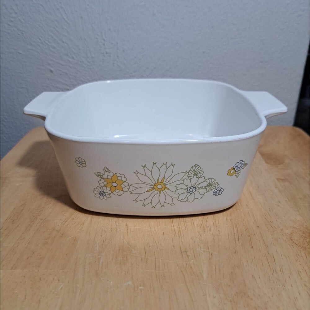 Vintage Authentic Corning Ware Daisy Pattern" 1 1/2 Quart